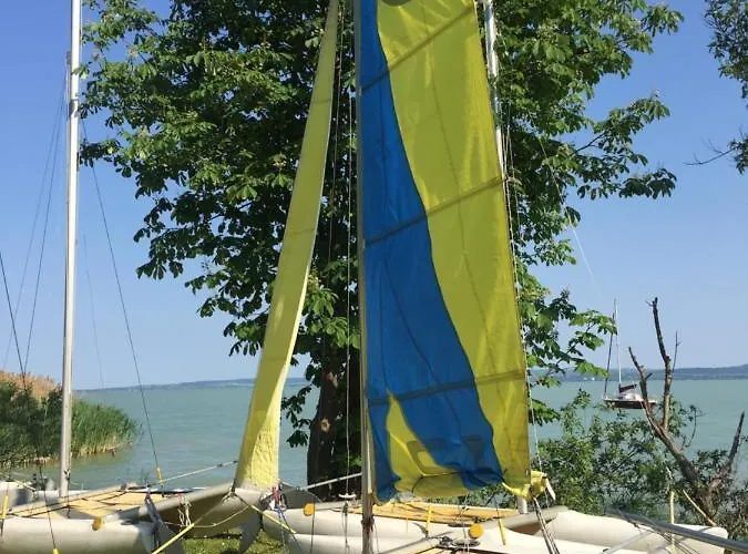 Semesterbostad Fövenyes House Grande Balatonudvari